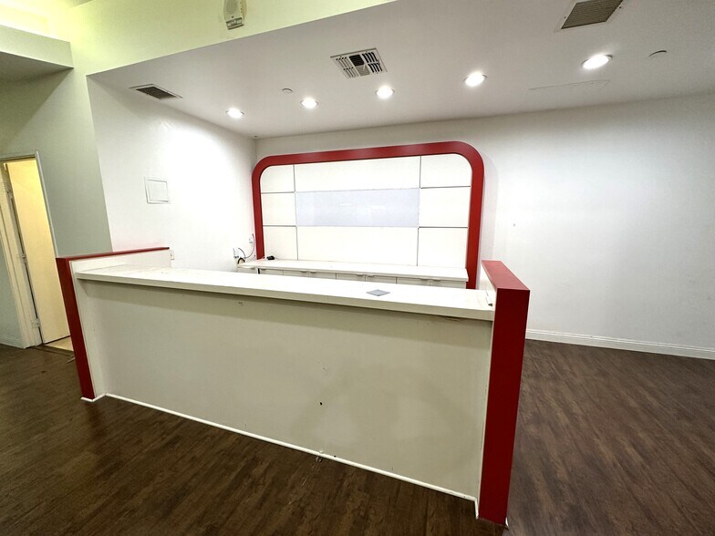 More Photos Of 3680 Wilshire Blvd, Los Angeles Health Club For Lease