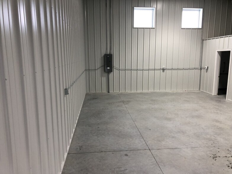 More Photos Of 1816 Sheyenne Lp N, Fargo Industrial For Sale