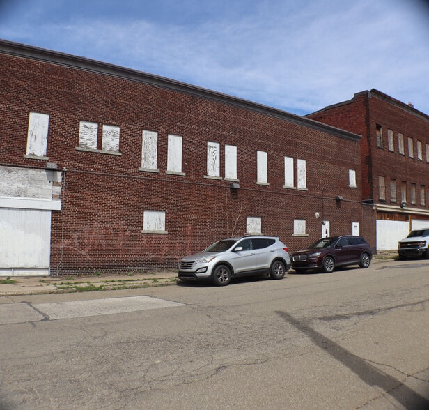 More Photos Of 1521-1527 State St, Erie General Retail For Sale