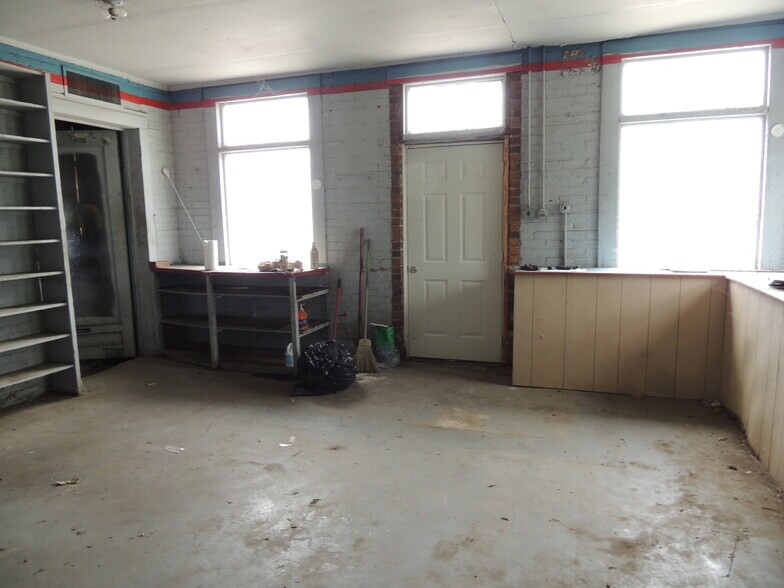 More Photos Of 10353 Doyle Blvd, Mckenney Auto Repair For Sale