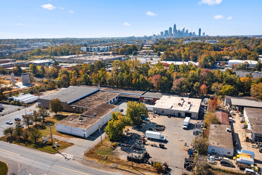 More Photos Of 231 Atando Ave, Charlotte Warehouse For Lease