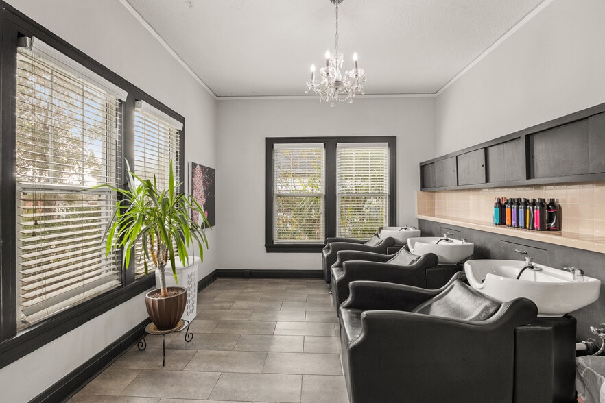 More Photos Of 919 N Monroe St, Tallahassee Freestanding For Lease