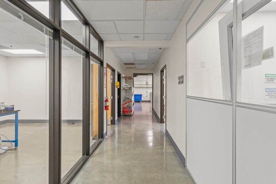 More Photos Of 400 Seaport Ct, Redwood City Medical For Lease