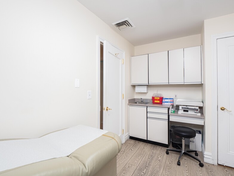 More Photos Of 911 Park Ave, New York Apartments For Sale