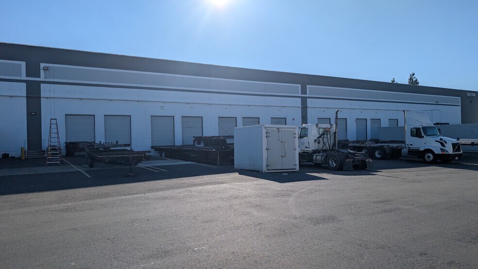 More Photos Of 17100 S Harlan Rd, Lathrop Manufacturing For Lease