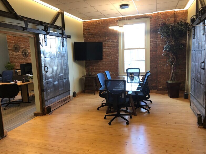 More Photos Of 366-386 Main St, Middletown Loft Creative Space For Lease