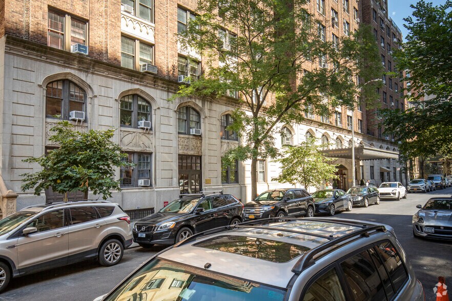 More Photos Of 23 W 73rd St, New York Apartments For Lease