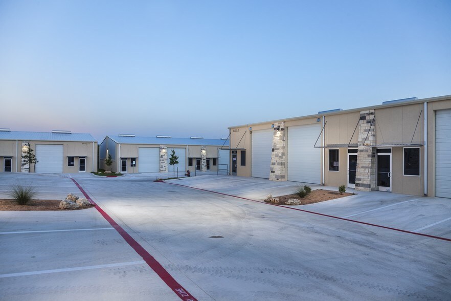 More Photos Of 5200 Electric Ave, Spicewood Unknown For Lease