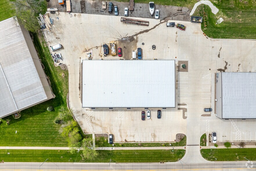 More Photos Of 5820 NW Beaver Dr, Johnston Flex For Lease
