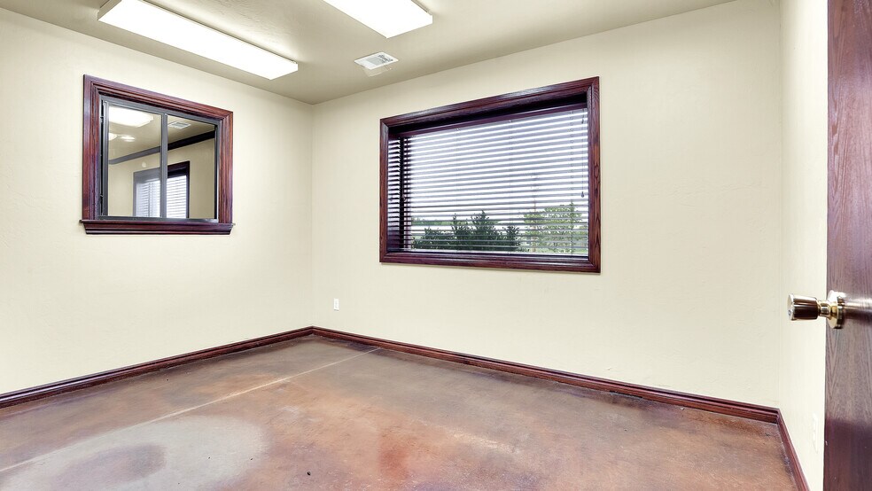 More Photos Of 2301 S Highway 77, Pauls Valley Industrial For Sale