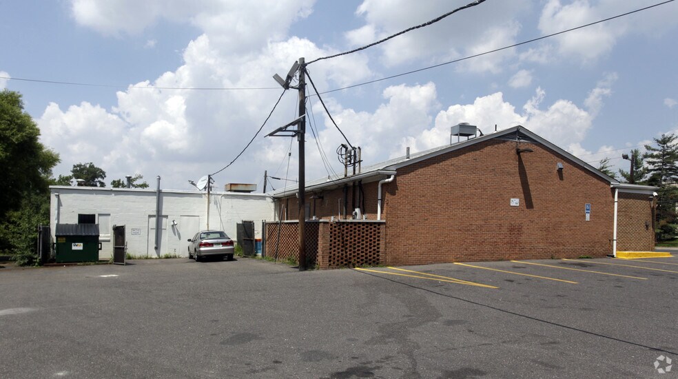 More Photos Of 1811 Chapel Ave W, Cherry Hill Convenience Store For Lease