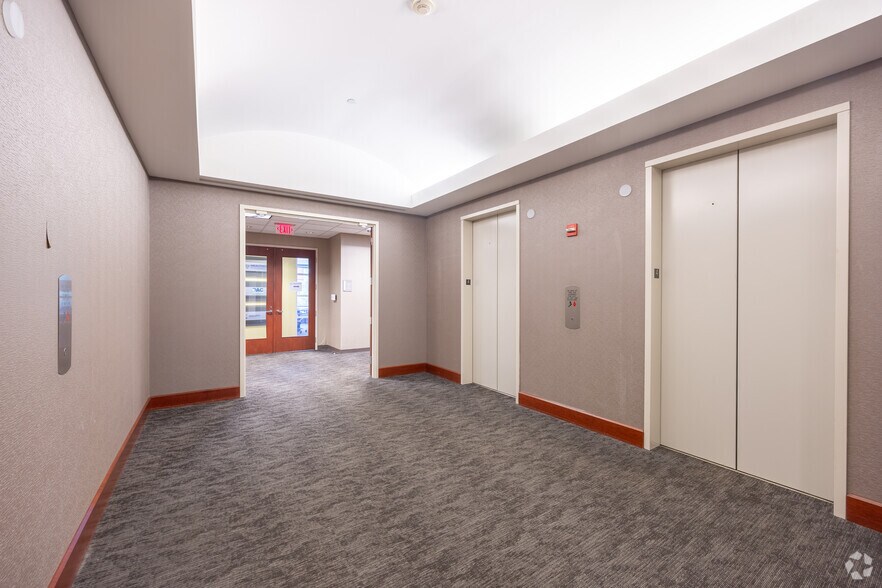 More Photos Of 925 North Point Pky, Alpharetta Office For Lease