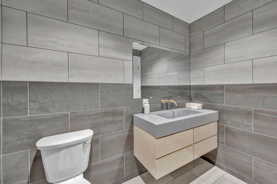 More Photos Of 8425 Station St, Mentor Freestanding For Sale