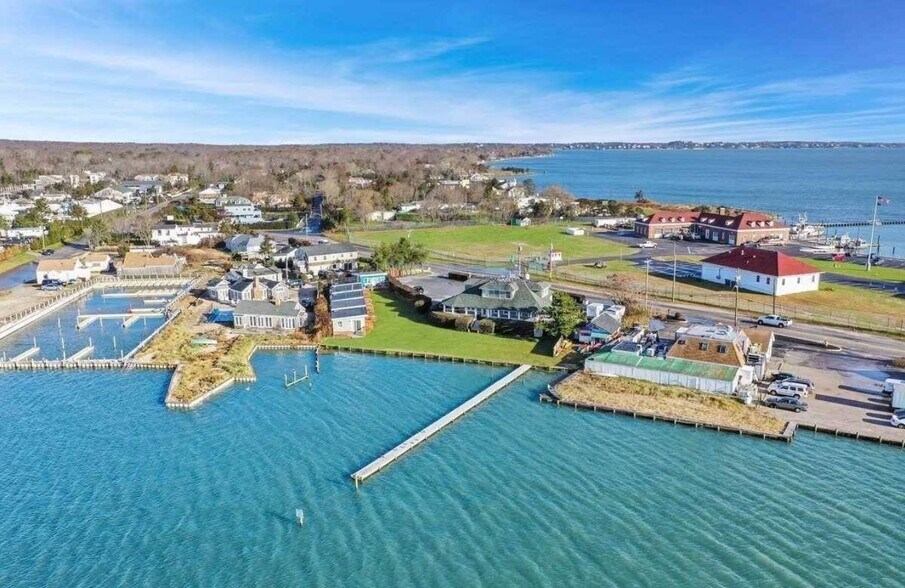 More Photos Of 32 Lighthouse Rd, Hampton Bays Hotel For Sale