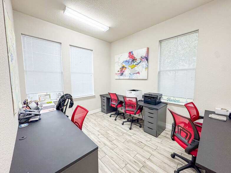 More Photos Of 15901 Central Commerce Dr, Pflugerville Office For Lease