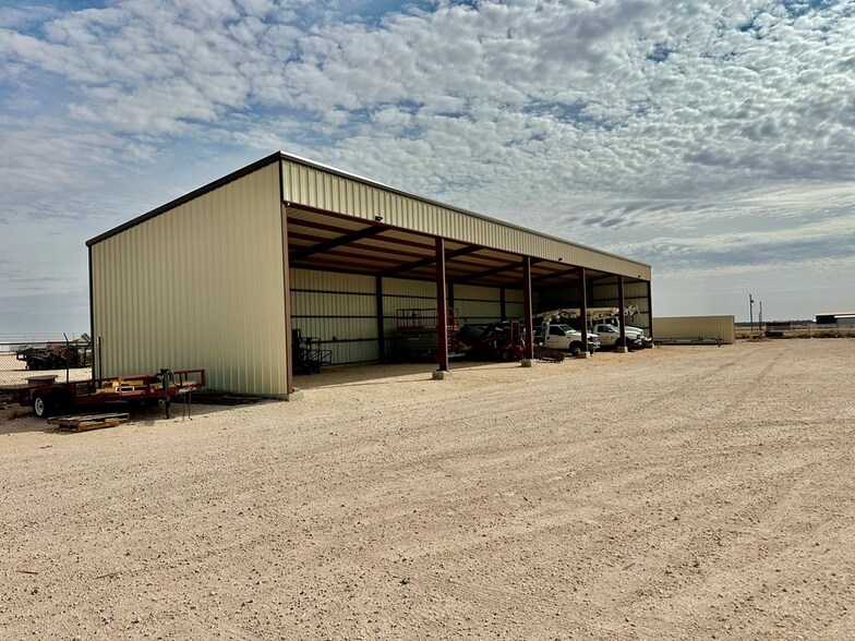 More Photos Of 602 US Highway 385 N, Seminole Flex For Sale