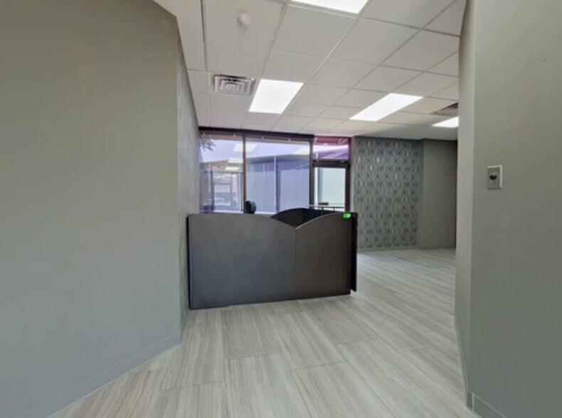 More Photos Of 3033 Kellway Dr, Carrollton Research And Development For Lease