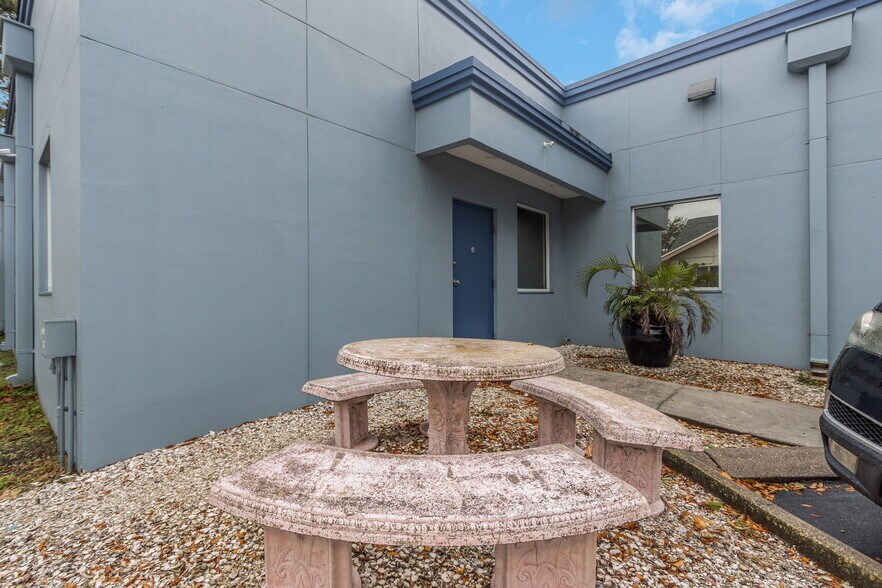 More Photos Of 7641 66th St N, Pinellas Park Medical For Sale