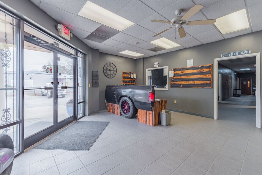 More Photos Of 111 N 12th St, West Columbia General Retail For Sale