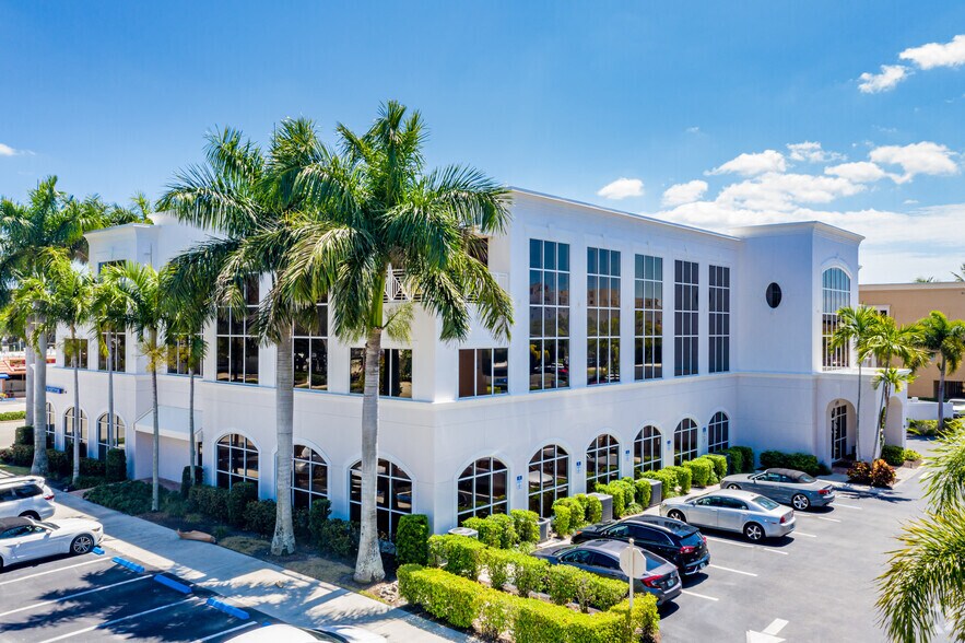 More Photos Of 599 9th St N, Naples Medical For Sale