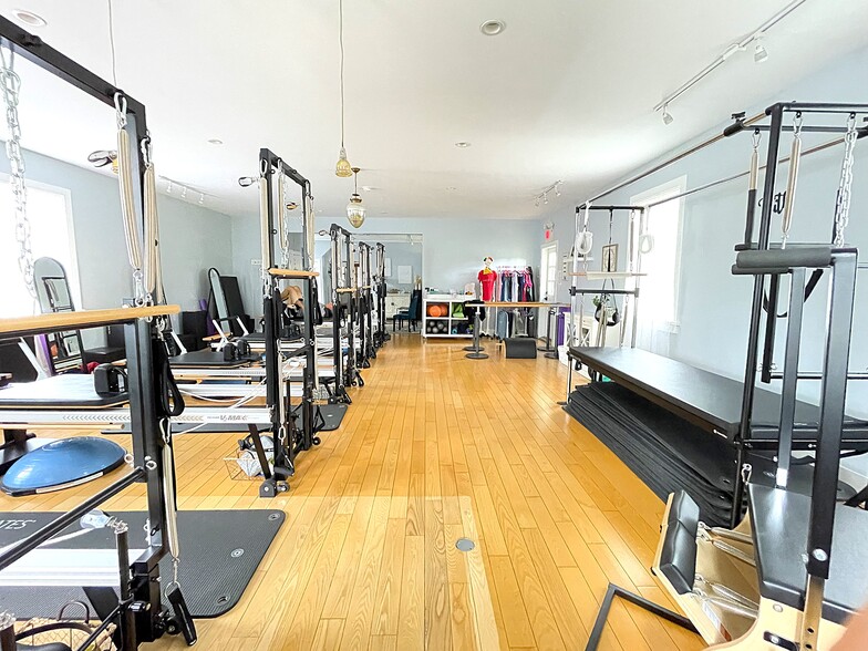 More Photos Of 205 Brooklea Dr, Fayetteville Office Residential For Sale