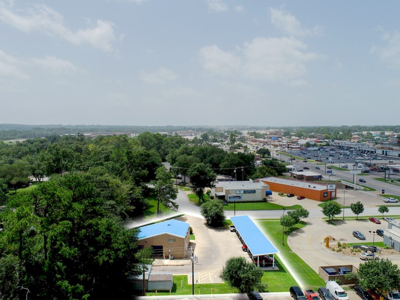 More Photos Of 206 Winchester Dr, Tyler Carwash For Sale