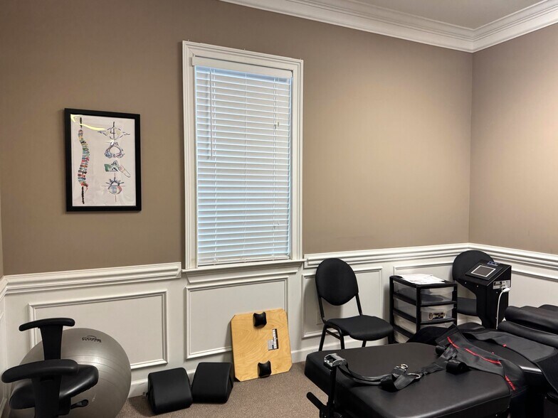 More Photos Of 37 W Fairmont Ave, Savannah Office For Lease