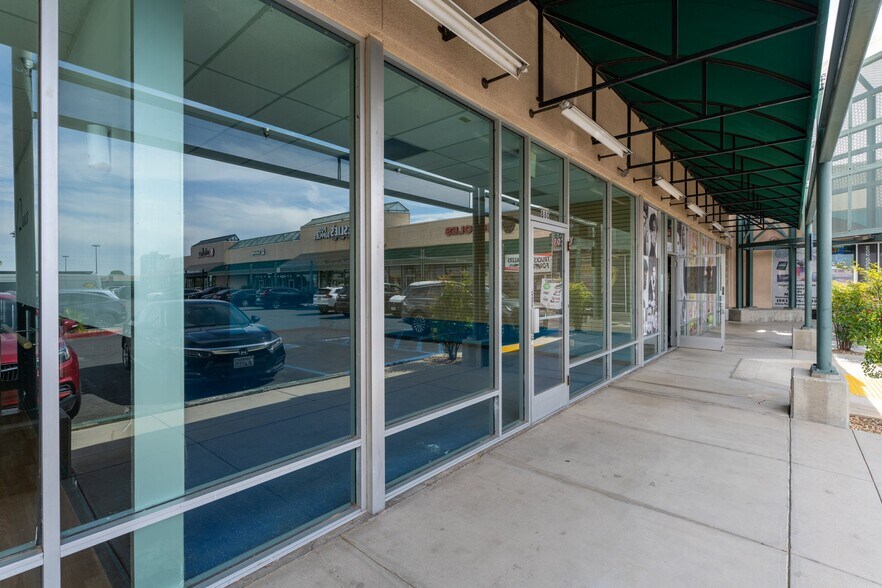More Photos Of 330 W Rancho Vista Blvd, Palmdale Unknown For Lease