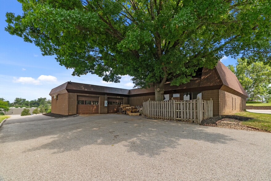 More Photos Of 112-116 Holloway Rd, Ballwin Office For Sale