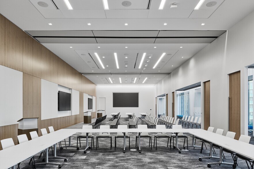 More Photos Of 1301 McKinney St, Houston Coworking Space