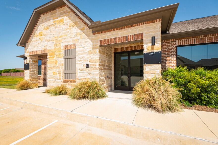 More Photos Of 2601 Little Elm Pkwy, Little Elm Office For Sale