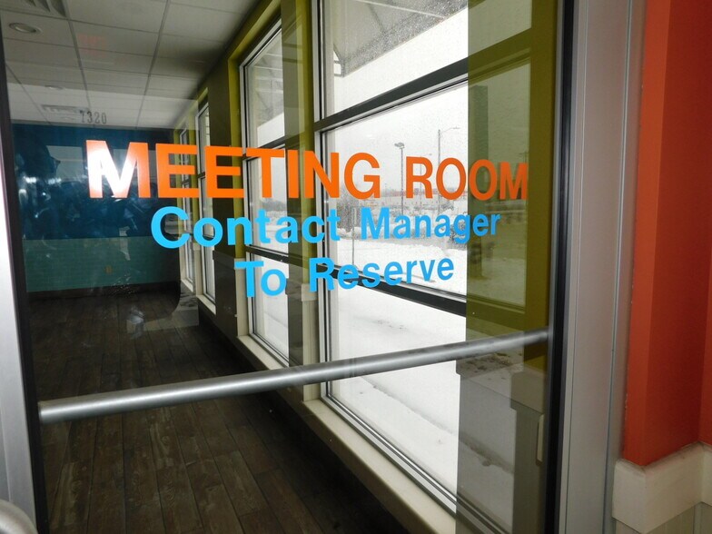 More Photos Of 7320 W Good Hope Rd, Milwaukee Fast Food For Lease