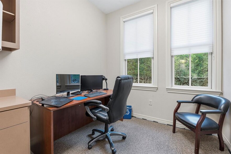 More Photos Of 5900 Southwest Pky, Austin Medical For Sale