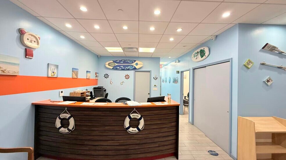 Primary Photo Of 13107 40th Rd, Flushing Medical For Sale