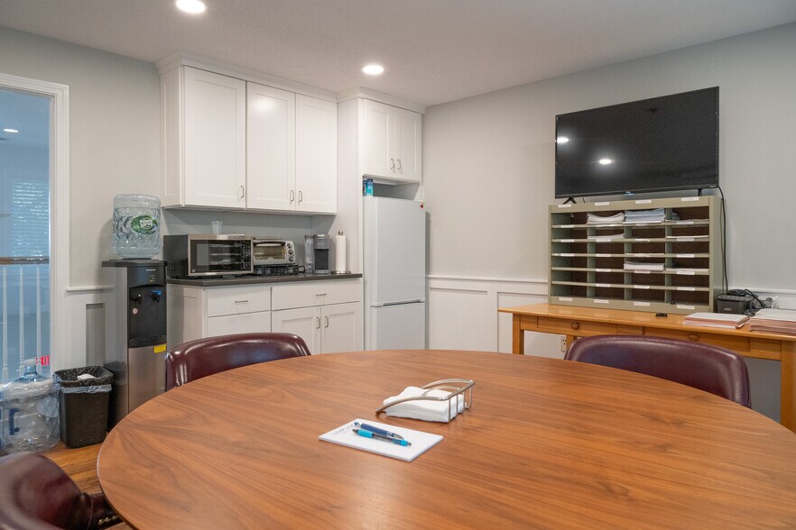More Photos Of 475 School St, Marshfield Medical For Sale