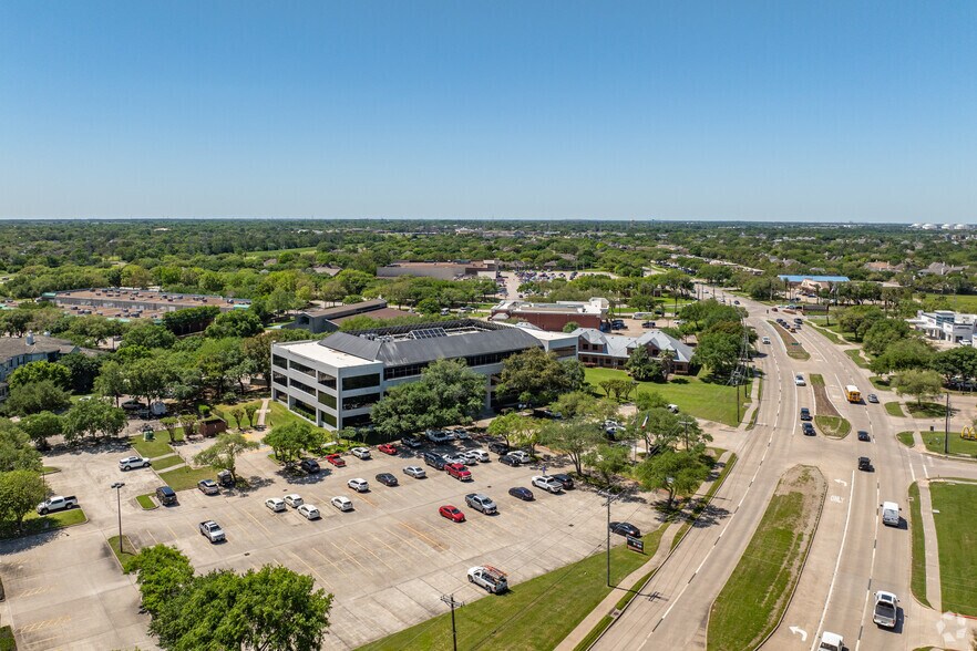 More Photos Of 3027 Marina Bay Dr, League City Medical For Sale
