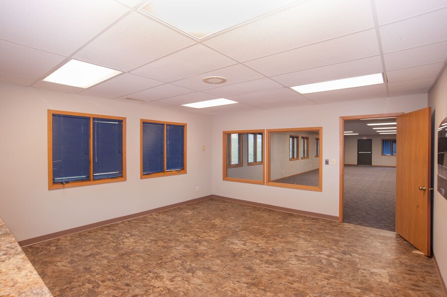 More Photos Of 8980 Hickman Rd, Clive Office For Sale