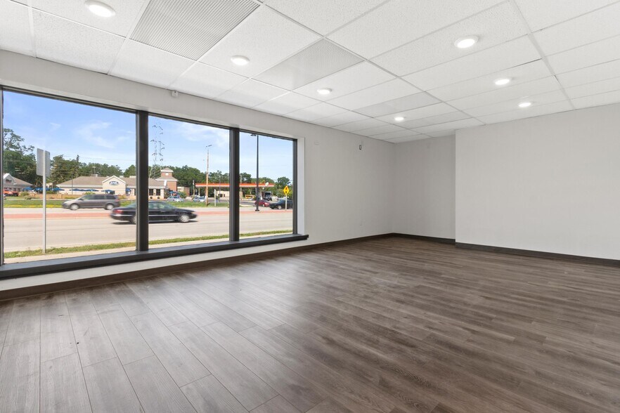 More Photos Of 6080-6090 S 108th St, Hales Corners Office For Sale