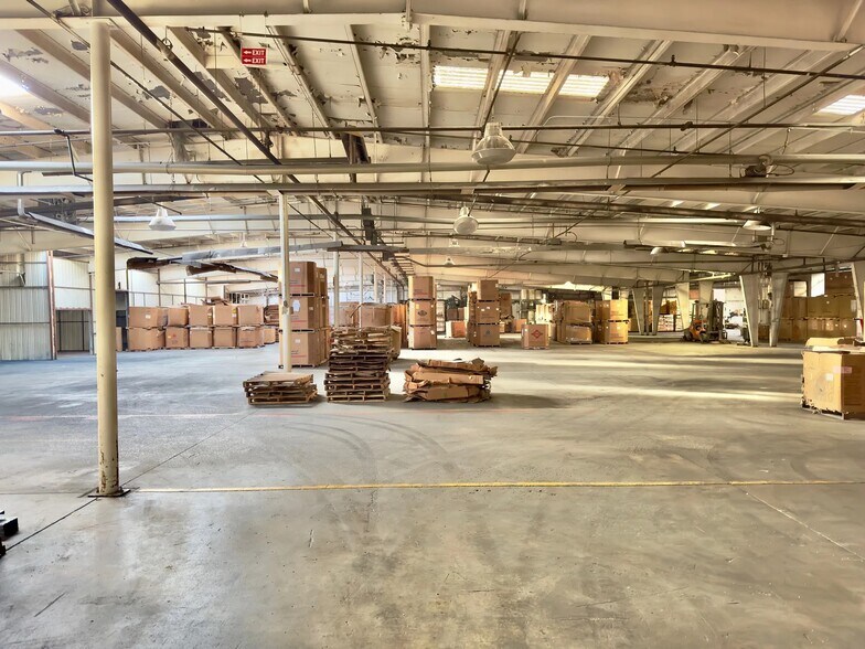More Photos Of 500 E Industrial Pky, Fayette Manufacturing For Sale