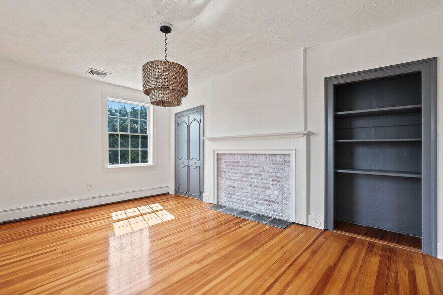 More Photos Of 630 Broad St, Shrewsbury Office For Sale