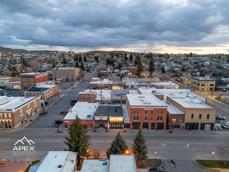 More Photos Of 1011 Front St, Evanston Restaurant For Lease