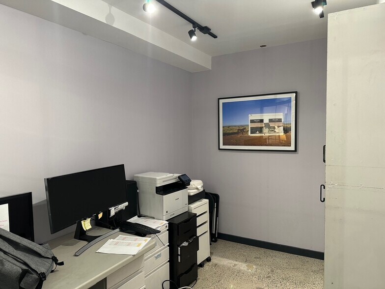 More Photos Of 521 Madison Ave, New York Medical For Lease