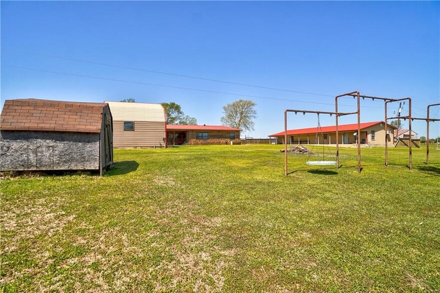 More Photos Of 980576 S Highway 99, Prague Warehouse For Sale