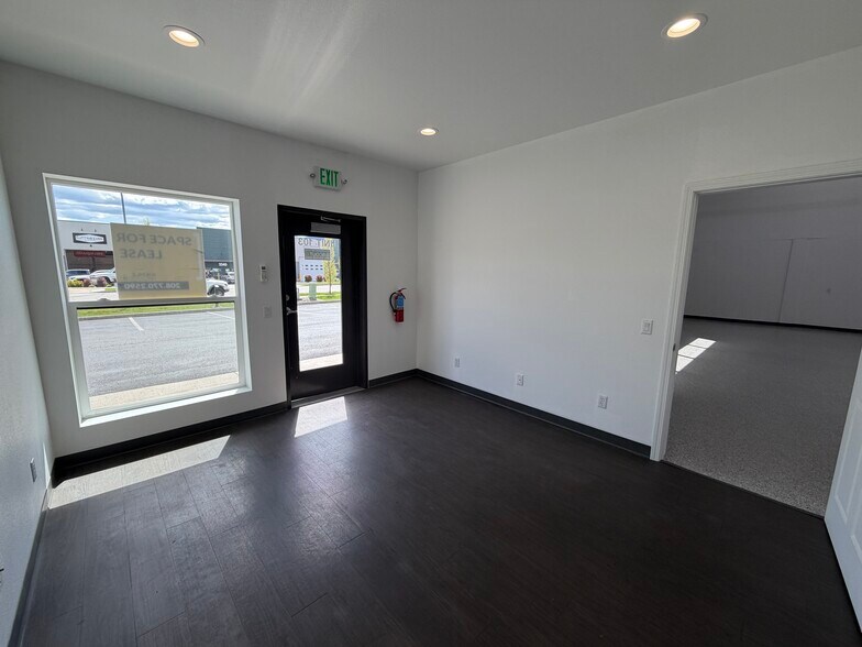 More Photos Of 3275-3325 Quad Park Ct, Post Falls Warehouse For Lease