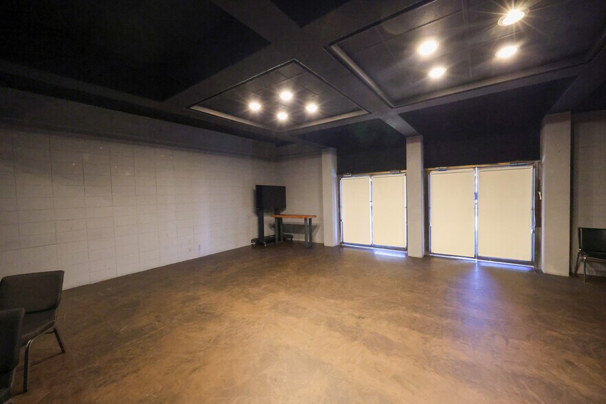 More Photos Of 3005 S Tuttle Ave, Sarasota Religious Facility For Sale