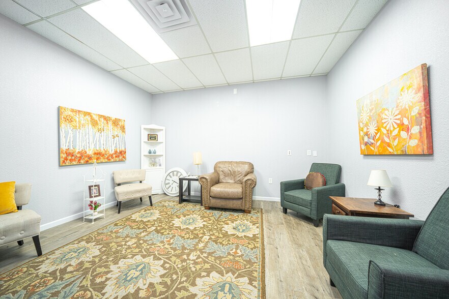 More Photos Of 1015 McCann Rd, Longview Office For Sale