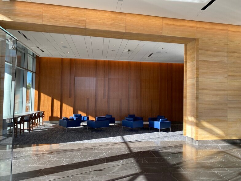 More Photos Of 601 N Mesa St, El Paso Office For Sale