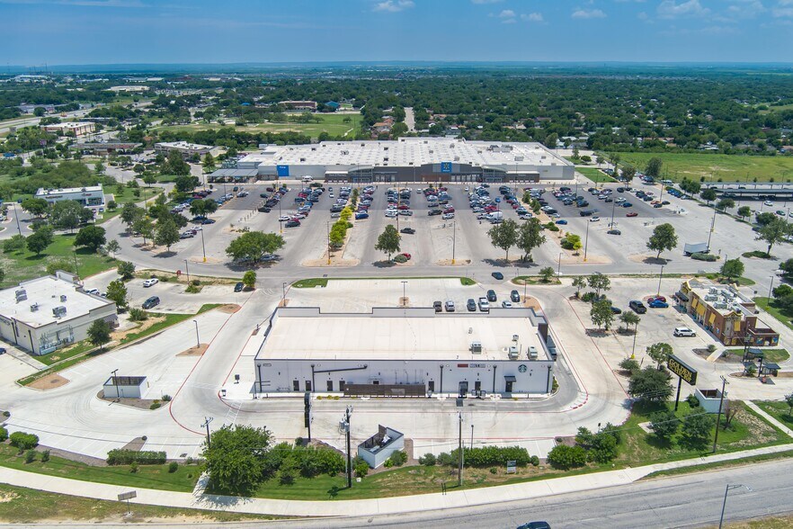 More Photos Of 8520 IH-35, San Antonio Storefront For Sale