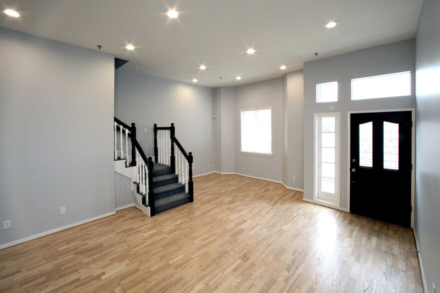 More Photos Of 8092 Warner Ave, Huntington Beach Loft Creative Space For Lease