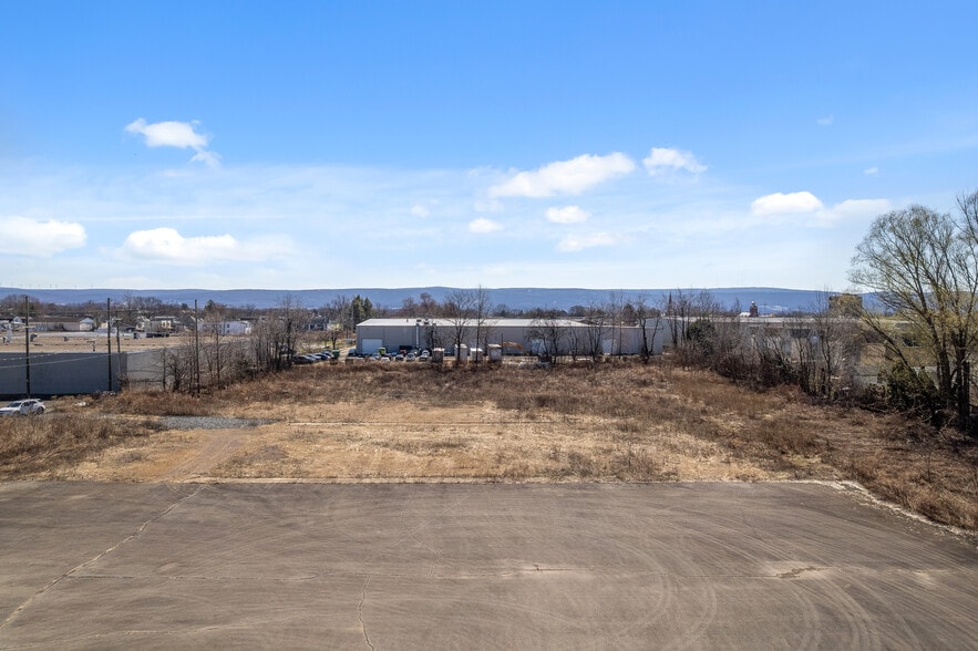 More Photos Of 232 Division St, Kingston Warehouse For Lease